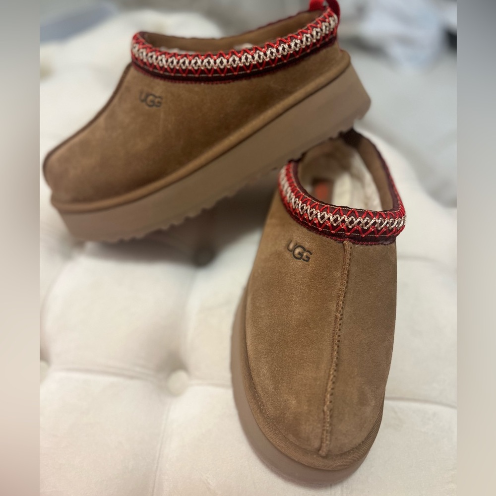 NEVER WORN BRAND NEW UGG TAZZ PLATFORMS